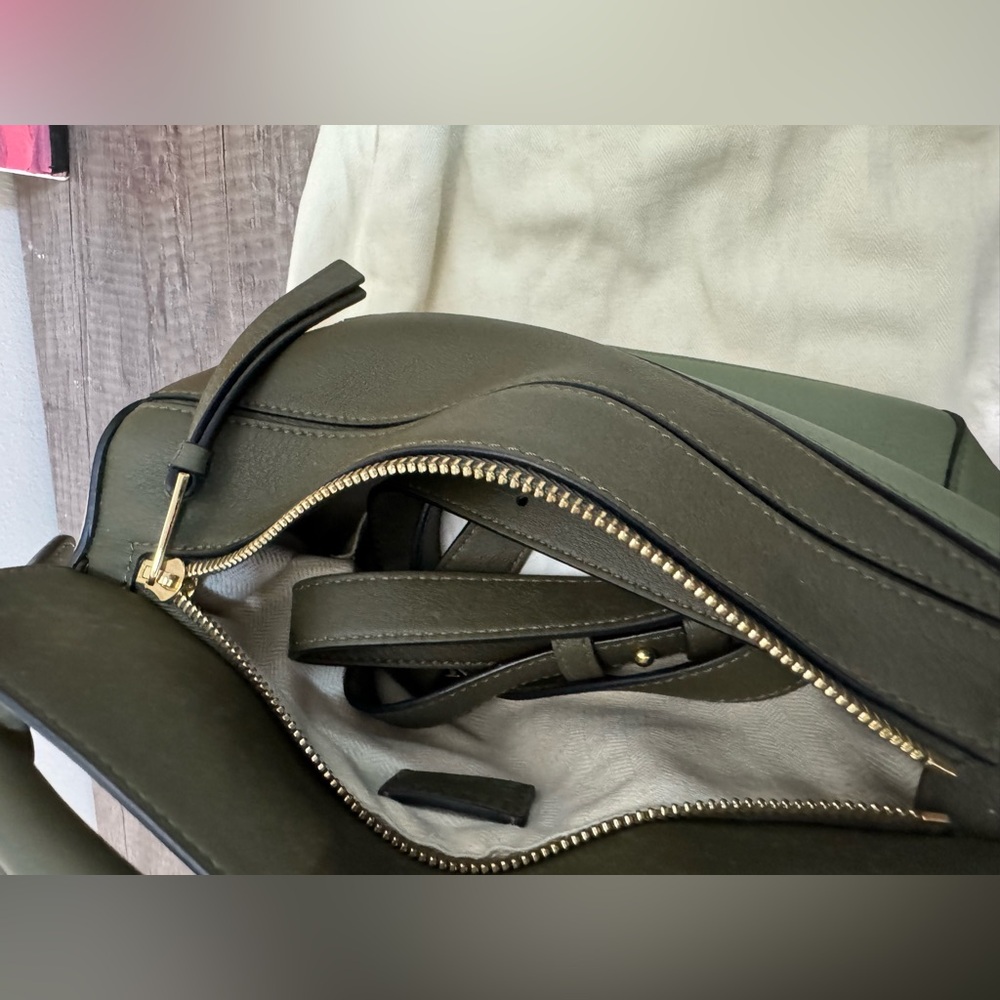 Loewe Small Puzzle Classic Bicolour Leather Bag - Picture 8 of 15